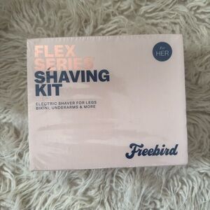 NIB Freeboard Flex Series Shaving Kit for Her